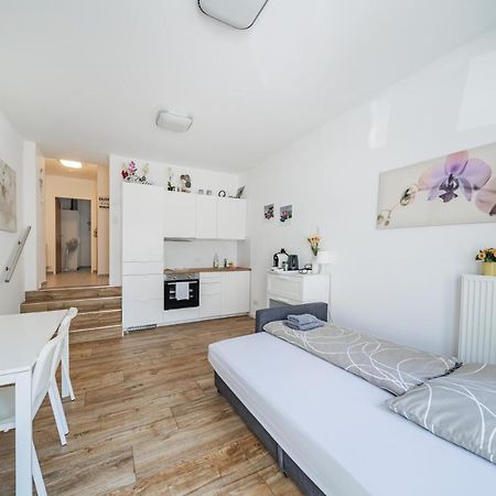 Modernes Appartement Nahe U-Bahn Und Schoenbrunn Βιέννη Εξωτερικό φωτογραφία