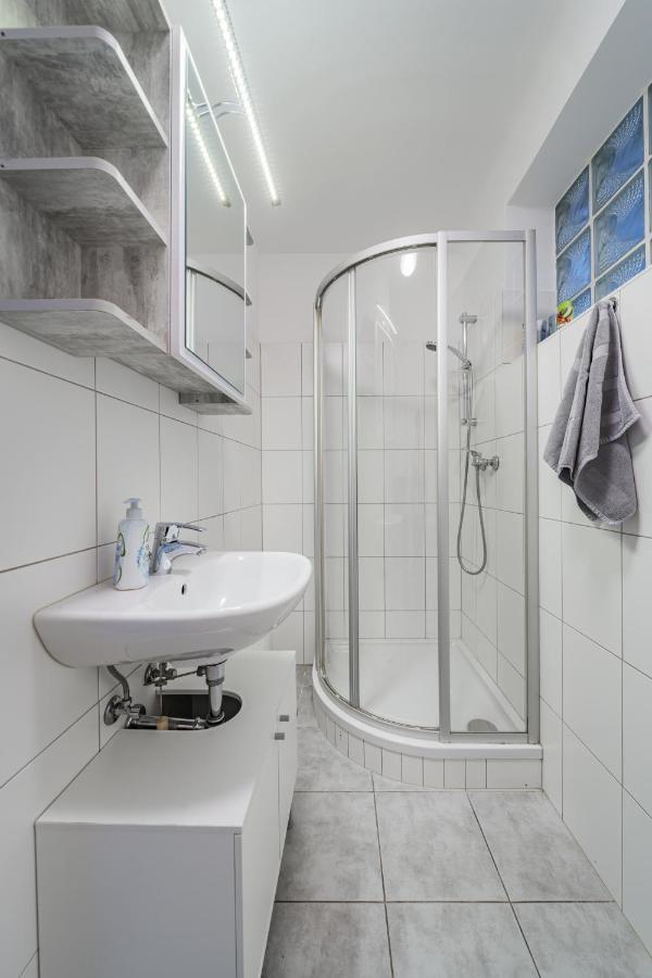 Modernes Appartement Nahe U-Bahn Und Schoenbrunn Βιέννη Εξωτερικό φωτογραφία